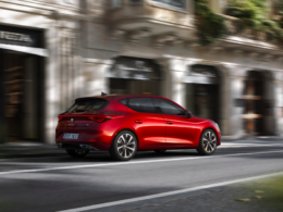 El nou Seat León en un model de color vermell